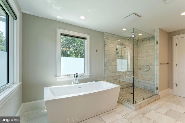 2025 SCROGGINS RD, Alexandria, VA 22302