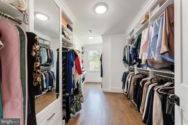 2025 SCROGGINS RD, Alexandria, VA 22302