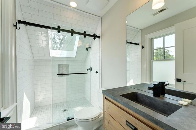 2025 SCROGGINS RD, Alexandria, VA 22302