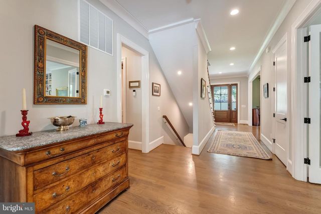 2025 SCROGGINS RD, Alexandria, VA 22302