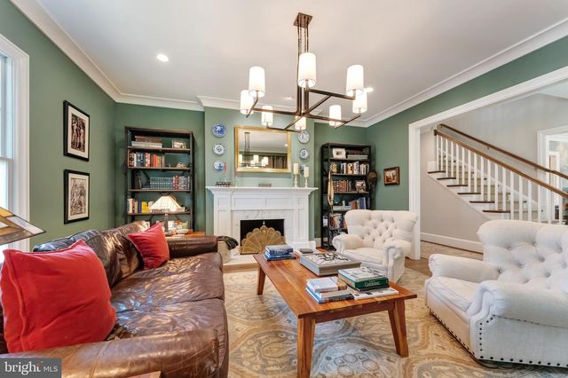 2025 SCROGGINS RD, Alexandria, VA 22302