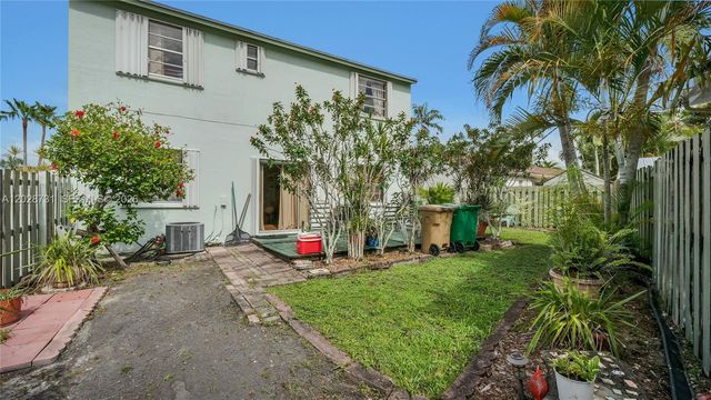 14000 Langley Place, Davie, FL 33325