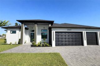 2221 SW 5th PL, Cape Coral, FL 33991