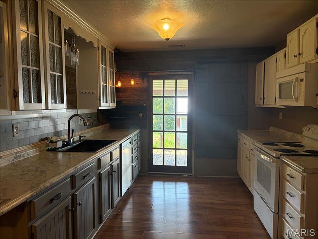 1833 Highway F, Fredericktown, MO 63645