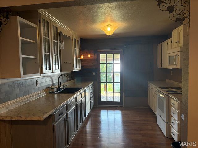 1833 Highway F, Fredericktown, MO 63645