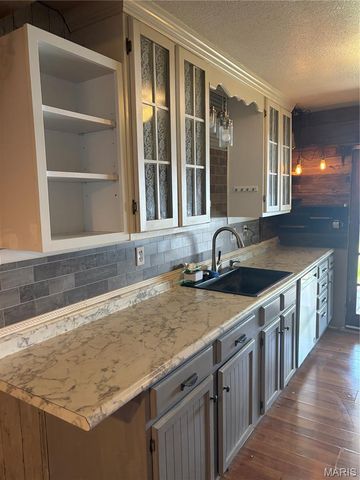 1833 Highway F, Fredericktown, MO 63645