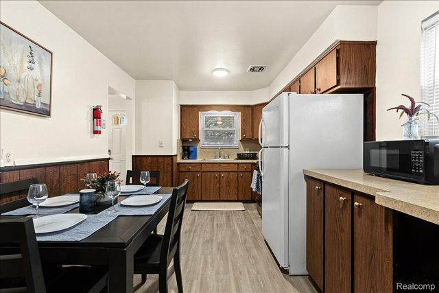 673 Winchester Avenue, Lincoln Park, MI 48146