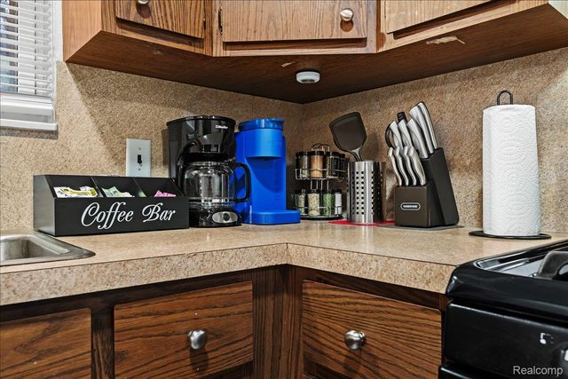 673 Winchester Avenue, Lincoln Park, MI 48146
