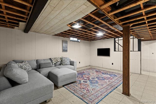 673 Winchester Avenue, Lincoln Park, MI 48146