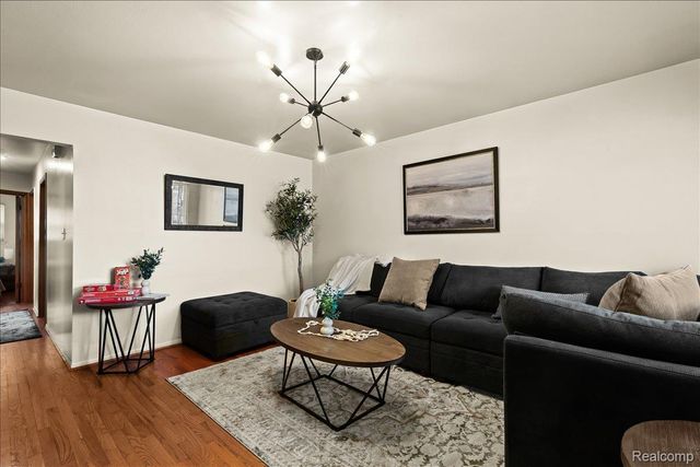 673 Winchester Avenue, Lincoln Park, MI 48146