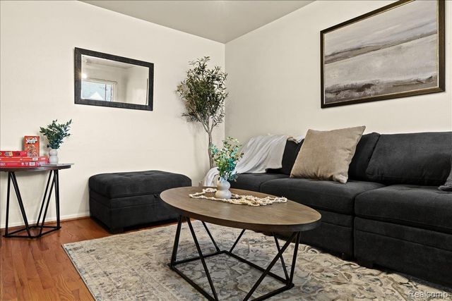 673 Winchester Avenue, Lincoln Park, MI 48146