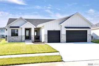 5720 N 208th Street, Elkhorn, NE 68022