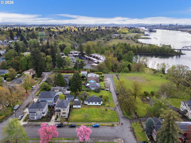 7645 N CRAWFORD St W, Portland, OR 97203