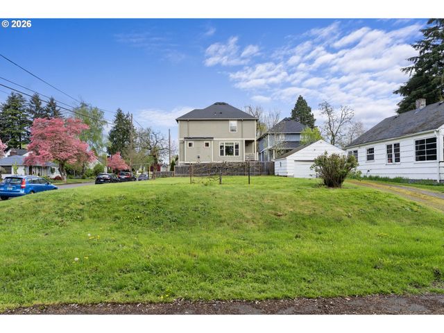 7645 N CRAWFORD St W, Portland, OR 97203