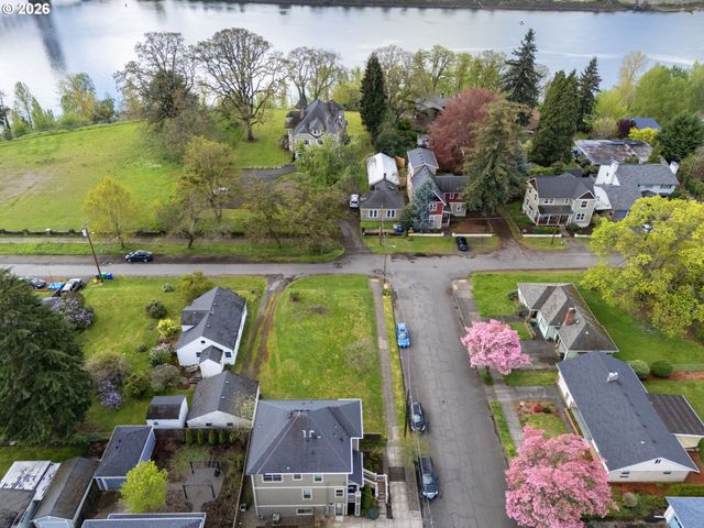 7645 N CRAWFORD St W, Portland, OR 97203