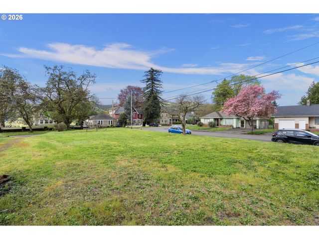 7645 N CRAWFORD St W, Portland, OR 97203