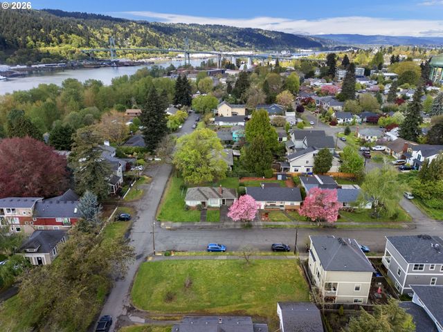 7645 N CRAWFORD St W, Portland, OR 97203
