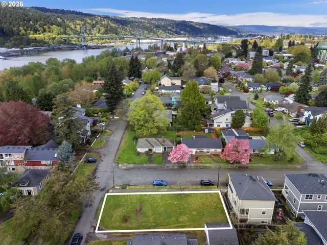 7645 N CRAWFORD St W, Portland, OR 97203
