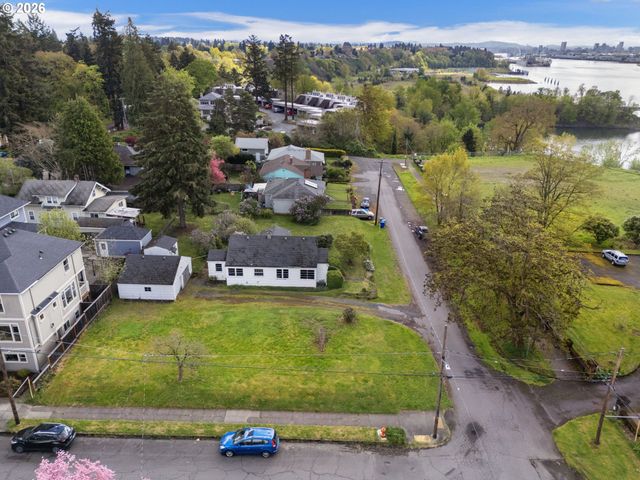 7645 N CRAWFORD St W, Portland, OR 97203