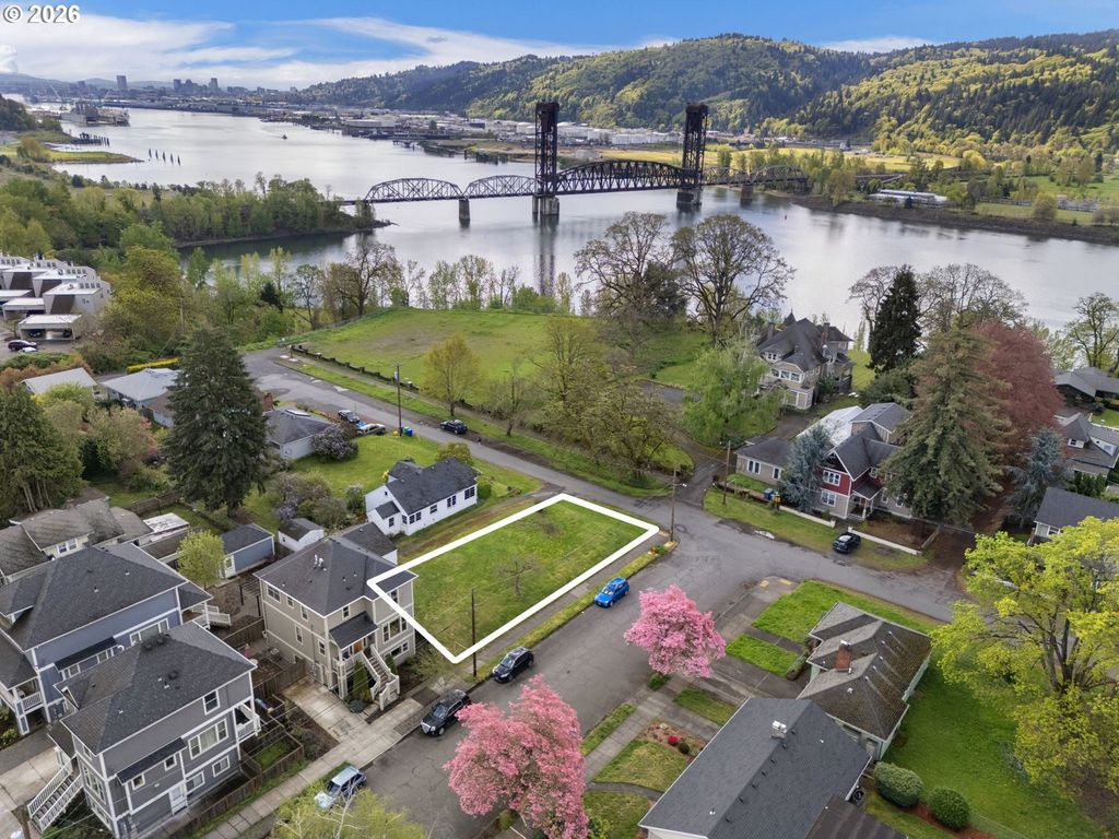 7645 N CRAWFORD St W, Portland, OR 97203