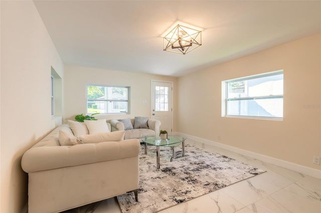 813 MAGNOLIA AVENUE, Holly Hill, FL 32117