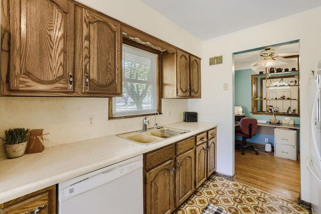 5400 Knox Avenue N, Brooklyn Center, MN 55430
