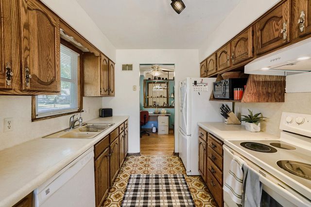 5400 Knox Avenue N, Brooklyn Center, MN 55430