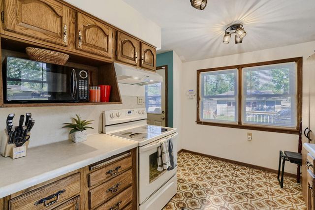5400 Knox Avenue N, Brooklyn Center, MN 55430