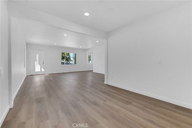 17706 Collins Street, Encino, CA 91316