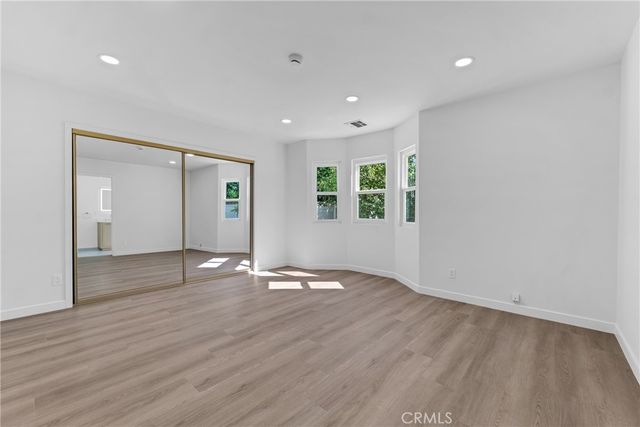 17706 Collins Street, Encino, CA 91316