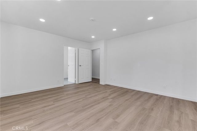 17706 Collins Street, Encino, CA 91316