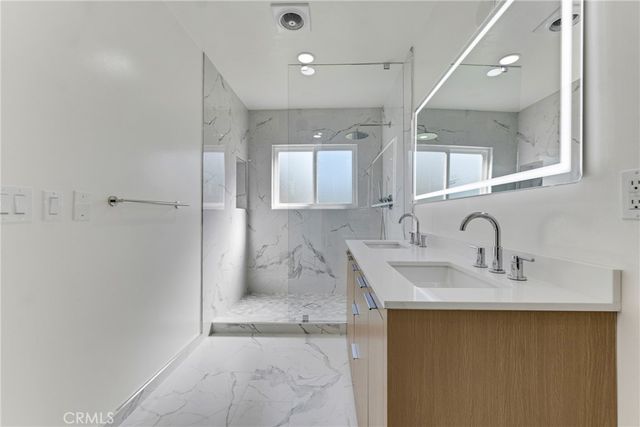 17706 Collins Street, Encino, CA 91316