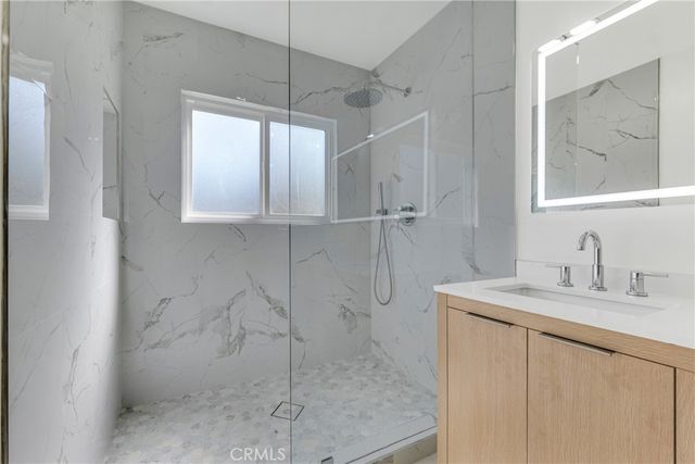 17706 Collins Street, Encino, CA 91316