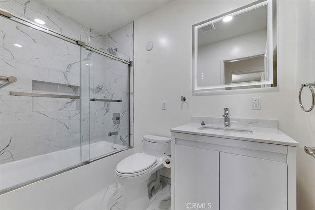 17706 Collins Street, Encino, CA 91316
