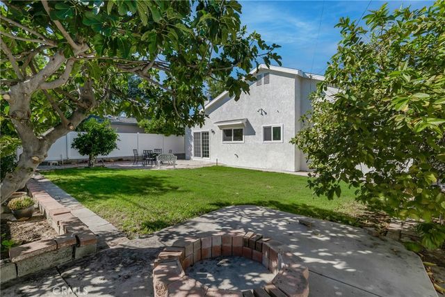 17706 Collins Street, Encino, CA 91316