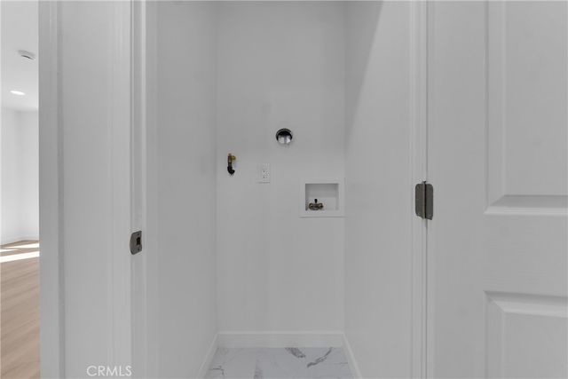 17706 Collins Street, Encino, CA 91316