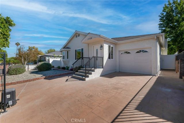 17706 Collins Street, Encino, CA 91316