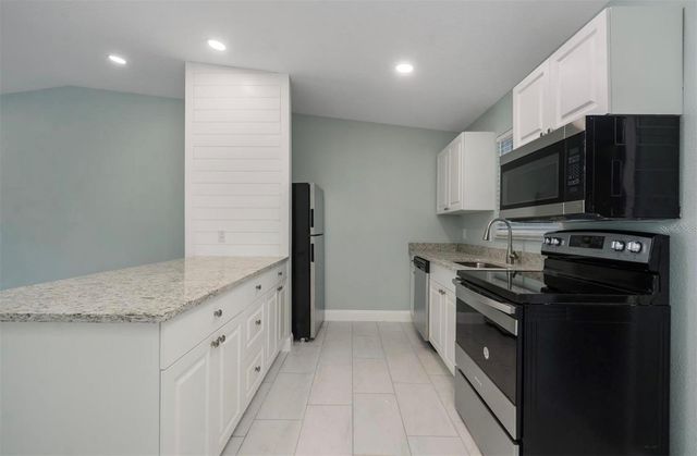 1184 WOODMAN WAY, Orlando, FL 32818
