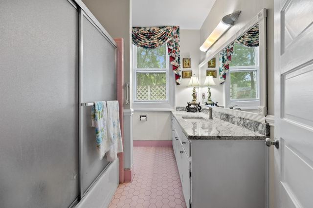 530 E Rutledge Avenue, Gaffney, SC 29340