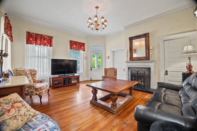 530 E Rutledge Avenue, Gaffney, SC 29340