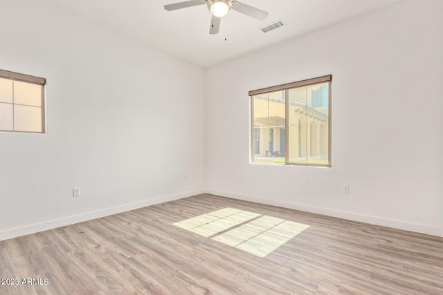 1500 E WAHALLA Lane W11, Phoenix, AZ 85024