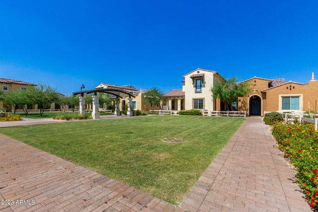 1500 E WAHALLA Lane W11, Phoenix, AZ 85024