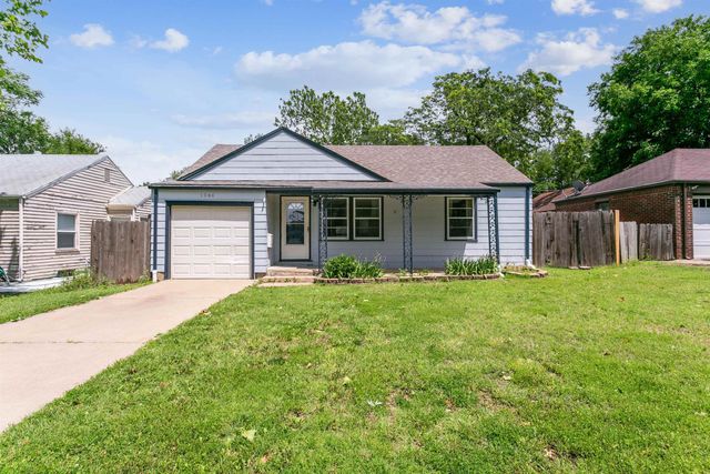 1046 N Crestway St, Wichita, KS 67208