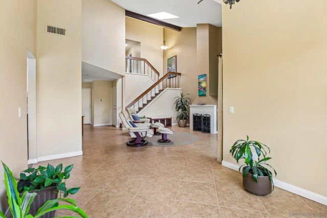 8164 Mission Vista Dr, San Diego, CA 92120