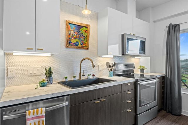 4361 S Congress Ave 402, Austin, TX 78745