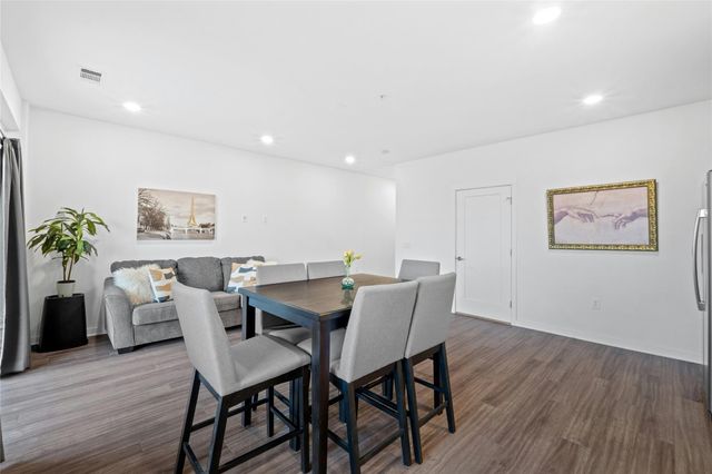 4361 S Congress Ave 402, Austin, TX 78745