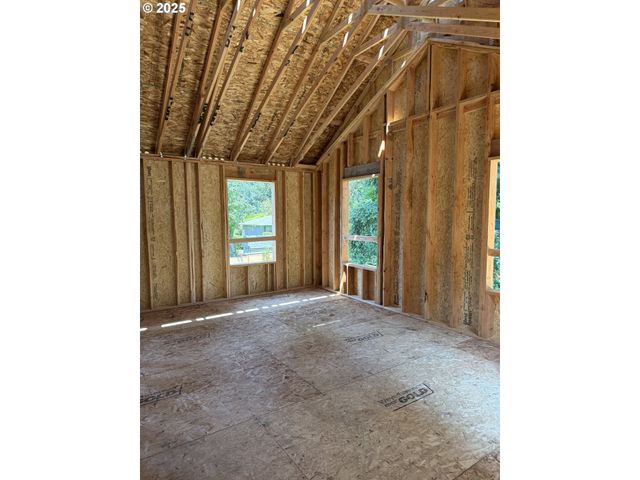 1849 CLOVERLEAF Rd, Lake Oswego, OR 97034