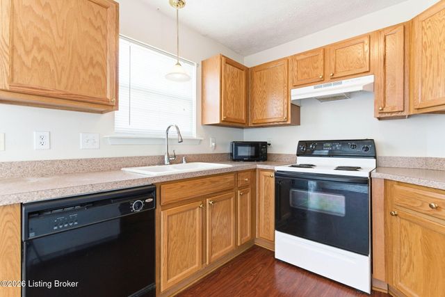 8411 Arbor Meadow Way, Louisville, KY 40228