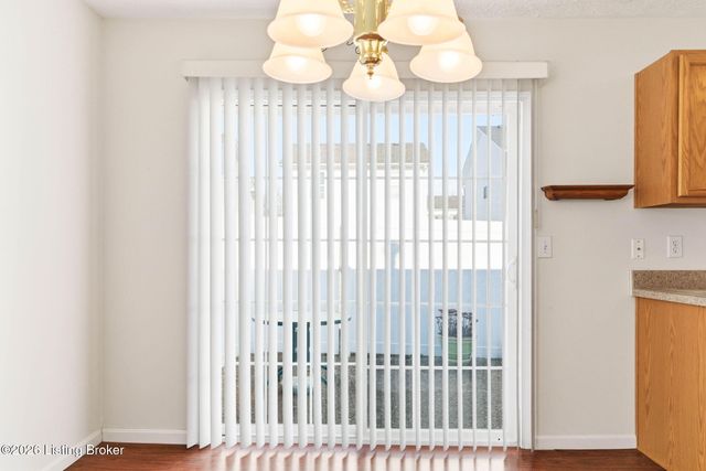 8411 Arbor Meadow Way, Louisville, KY 40228