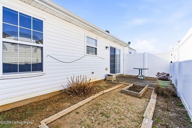 8411 Arbor Meadow Way, Louisville, KY 40228